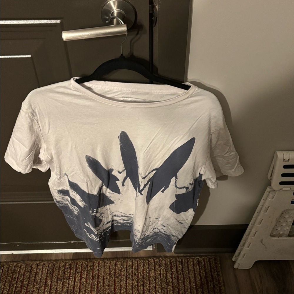 White & Navy Graphic Wave Print Tee - Women